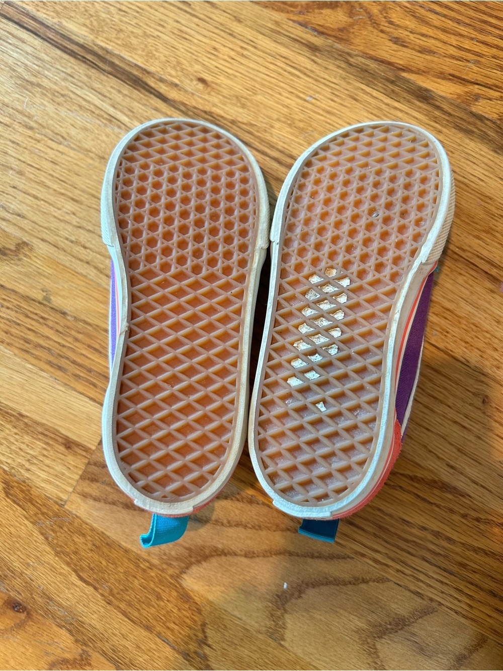 Vans Ward Colorblock Toddler
Sneakers Sz 10 (EUR 26.5) Teal Purple
Yellow Orange - Picture 5 of 6